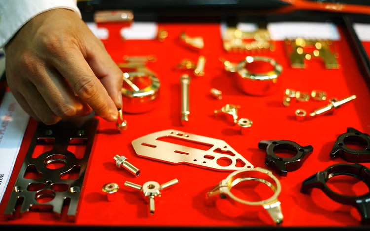 Khoảng 300 doanh nghiệp Việt Nam đủ năng lực để tham gia chuỗi cung ứng toàn cầu, nhưng cũng chỉ mới cung ứng phụ tùng thay thế, lắp ráp gia công. Ảnh: Nhã Chi