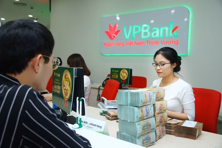 Lũy kế từ 23/1 đến nay, hơn 188 nghìn khách hàng được cho vay mới trên 659 nghìn tỷ đồng với lãi suất thấp hơn từ 0,5 - 2,5% so với trước dịch Covid-19. Ảnh: Lê Tiên