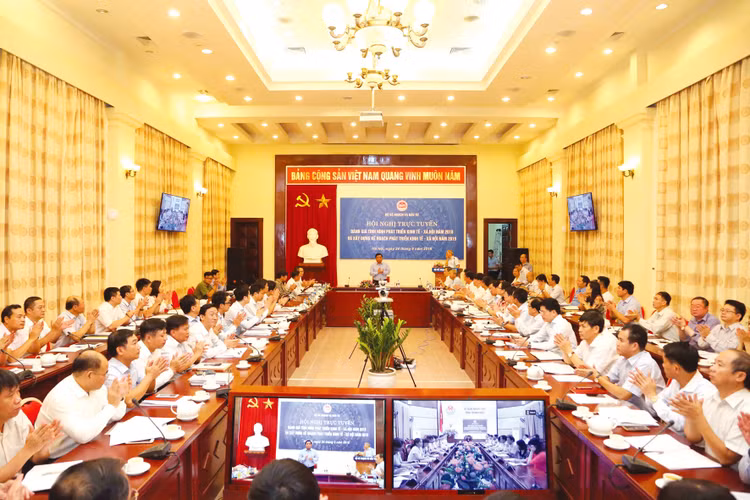 Lần đầu tiên Bộ Kế hoạch và Đầu tư tổ chức Hội nghị trực tuyến đánh giá tình hình phát triển kinh tế - xã hội 2018 và xây dựng Kế hoạch phát triển kinh tế - xã hội 2019. Ảnh: Trương Gia