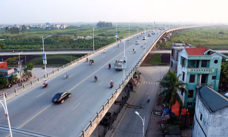 Tổng cục Đường bộ Việt Nam cho rằng, cần tăng giá trị dự toán bảo dưỡng quốc lộ, tối thiểu đạt mức bình quân chung cả năm 2017 là 50 triệu đồng/km/năm. Ảnh: Huyền Trang