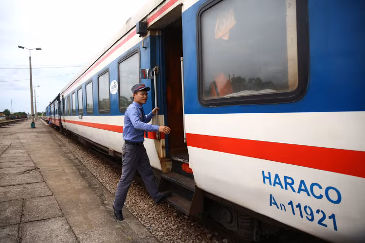 Công ty Đấu giá hợp danh Kinh Bắc từng có hợp đồng tổ chức đấu giá 139 toa xe hàng thanh lý tại HARACO. Ảnh: Lê Tiên
