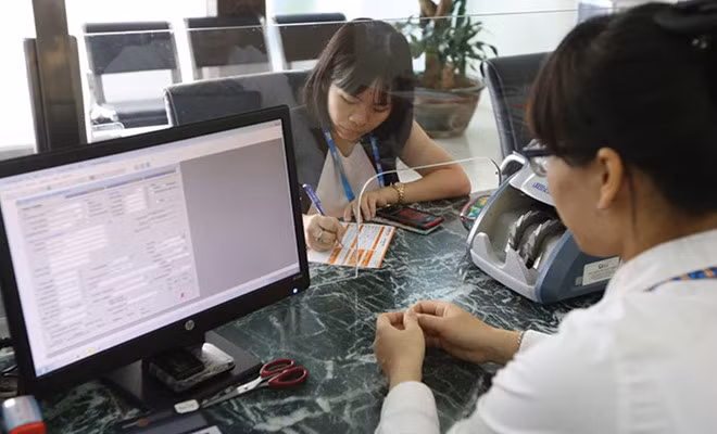 Việc đẩy mạnh bán lẻ, cho vay phân tán đã đem lại nguồn thu và lợi nhuận tích cực cho các nhà băng