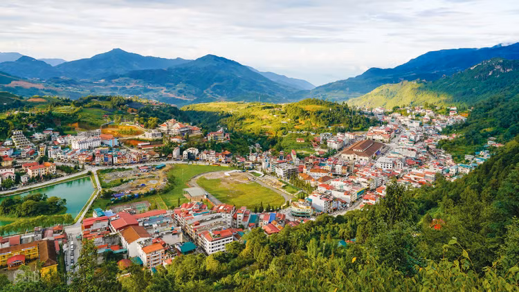 Tăng trưởng kinh tế của Lào Cai trong 3 năm 2016 - 2018 được duy trì ở mức khá cao và tương đối ổn định, bình quân tăng 10,1%/năm. Ảnh: Đặng Minh Dũng