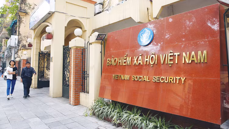 Việc cầm cố sổ bảo hiểm xã hội ảnh hưởng rất lớn đến quyền lợi của người lao động và người nhận sổ để cầm cố. Ảnh: Gia Khoa