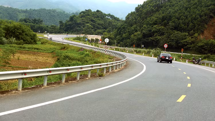 Tổng số tiền sai phạm về tài chính tại các gói thầu thuộc Dự án Điều chỉnh tuyến Quốc lộ 32C đoạn qua TP. Việt Trì là 8,045 tỷ đồng. Ảnh: Nguyễn Quyết