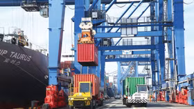 Kết quả về kim ngạch xuất nhập khẩu, thu ngân sách nhà nước, giải ngân đầu tư công cho thấy nền kinh tế tiếp tục chuyển biến tích cực. Ảnh: Tiên Giang
