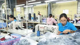 Bộ Tài chính đề nghị các bộ, ngành, địa phương đề xuất giải pháp đột phá nhằm thúc đẩy tăng trưởng đạt từ 10% trở lên, giải ngân 100% vốn đầu tư công năm 2026. Ảnh: Lê Tiên