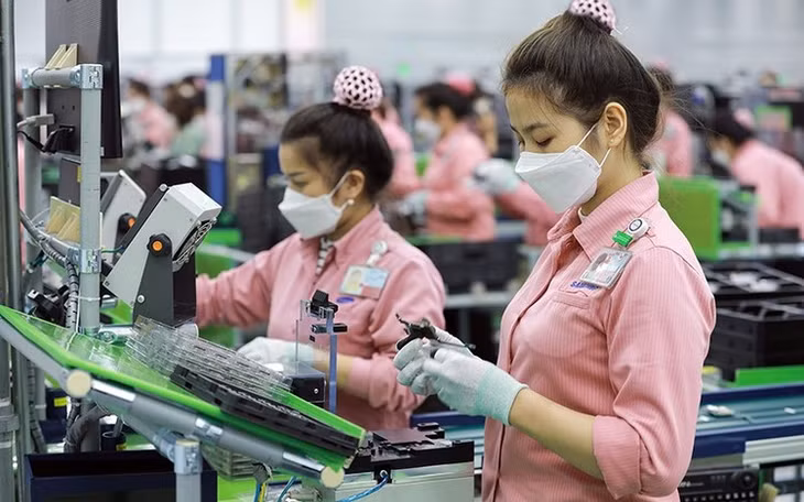 Đầu tư nước ngoài đã tác động tích cực đến cải cách, đổi mới thể chế kinh tế, cải thiện môi trường đầu tư kinh doanh, bộ máy quản lý nhà nước, cải thiện rõ rệt uy tín và vị thế của Việt Nam trên trường quốc tế. Ảnh minh họa: Internet Đầu tư nước ngoài đã tác động tích cực đến cải cách, đổi mới thể chế kinh tế, cải thiện môi trường đầu tư kinh doanh, bộ máy quản lý nhà nước, cải thiện rõ rệt uy tín và vị thế của Việt Nam trên trường quốc tế. Ảnh minh họa: Internet