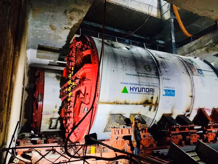 TBM được lắp ráp hoàn chỉnh dưới hầm ga S9 - Kim Mã