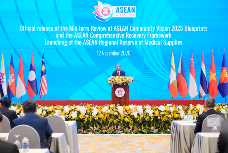 Thủ tướng Nguyễn Xuân Phúc, Chủ tịch ASEAN 2020 chủ trì Lễ công bố chính thức kết quả năm ASEAN 2020. - Ảnh: VGP