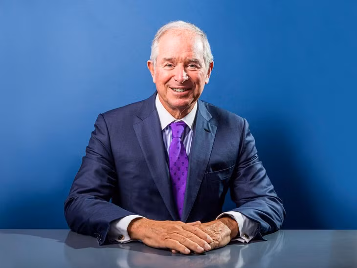 5. Stephen A. Schwarzman Tài sản: 21,9 tỷ USD Quốc gia: Mỹ Stephen Schwarzman là con trai của một chủ cửa hàng bán đồ khô. Năm 1985, ông cùng với tỷ phú Peter Peterson thành lập công ty cổ phần tư nhân Blackstone.
