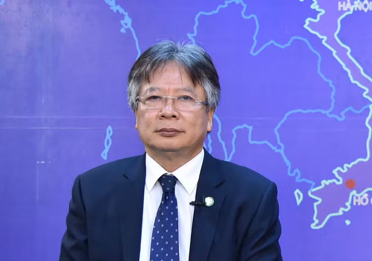 GS.TS. Trần Bình Giang, Giám đốc Bệnh viện Hữu nghị Việt Đức tại Tòa đàm. Ảnh: VGP