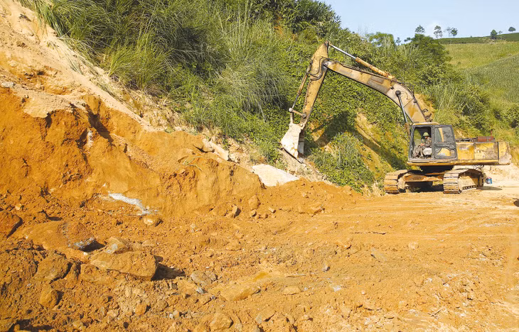 Việc khai thác khoáng sản làm vật liệu xây dựng thông thường phục vụ các dự án cao tốc được áp dụng cơ chế đặc thù gặp nhiều khó khăn vì vướng thủ tục. Ảnh: Tiên Giang