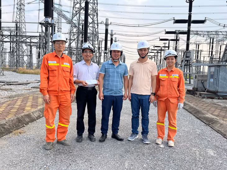 Ban giám đốc, Công đoàn TTĐ Hà Nội thăm hỏi, động viên tình thần CBCNV tại trạm biến áp 500kV Thường Tín