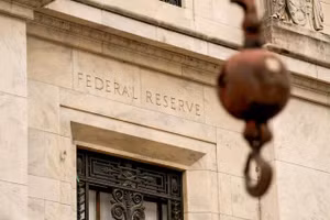Khảo sát của Fed: Áp lực tài chính và nợ nần của hộ gia đình Mỹ tăng từ năm 2022 đến 2025