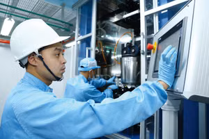 Một trong những thách thức lớn nhất hiện nay của doanh nghiệp tư nhân là năng suất lao động và khả năng tiếp cận nguồn nhân lực chất lượng cao. Ảnh: Lê Tiên