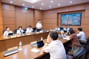 Quang cảnh phiên thảo luận tại Tổ 13