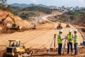 Liên danh 4 thành viên được chỉ định gói thầu 2.483 tỷ đồng thi công hơn 5 km cao tốc Vinh - Thanh Thủy