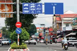 Gói thầu bổ sung, thay thế hệ thống báo hiệu đường bộ trên các tuyến đường tỉnh tại TP. Đồng Nai có giá 13,492 tỷ đồng, thu hút 2 nhà thầu tham dự. Ảnh: NC st