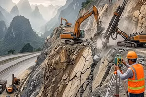 Chỉ định nhà thầu xử lý vết nứt mái dốc đào trên cao tốc Tuyên Quang - Hà Giang