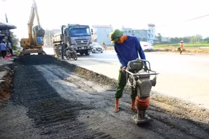 Hà Nội: Liên danh Trường Sơn - Núi Biển - Hoàng Hà Thăng Long trúng sát giá gói thầu nâng cấp đường giao thông hơn 36 tỷ đồng