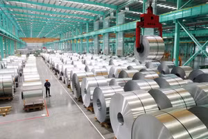 Lạm phát giá sản xuất của Trung Quốc tăng kỷ lục trong 4 năm, tiêu dùng vẫn hụt hơi