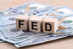 Fed tăng lãi suất để hạ nhiệt lạm phát