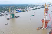 Cần phát triển các kênh huy động vốn dài hạn cho lĩnh vực hạ tầng giao thông bởi đặc thù của những dự án này là nhu cầu vốn lớn, thời gian xây dựng và hoàn vốn kéo dài 