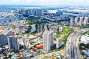 Tháo gỡ dứt điểm các vướng mắc đan xen tại các dự án bất động sản quy mô lớn kỳ vọng sẽ tái lập niềm tin thị trường và khơi thông dòng vốn đầu tư dài hạn. Ảnh: Song Lê