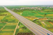 Tổng nhu cầu vốn để hoàn thành trên 5.000 km cao tốc vào năm 2030 là khoảng 1,269 triệu tỷ đồng, trong đó hơn 846 nghìn tỷ đồng cần huy động từ khu vực tư nhân. Ảnh: Lê Tiên