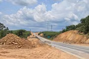 Dự án mở rộng cao tốc Cam Lộ - La Sơn có tổng chiều dài tuyến 98,73 km, tổng mức đầu tư 6.463,182 tỷ đồng, đi qua tỉnh Quảng Trị và TP. Huế. Ảnh: Hà Minh