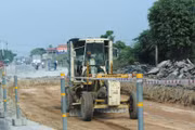 Ban Quản lý dự án đầu tư xây dựng các công trình giao thông tỉnh Quảng Ngãi là chủ đầu tư nhiều dự án lớn trên địa bàn. Ảnh: Hoài Tâm