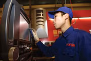 Việc bổ sung chính sách phát triển hệ sinh thái hỗ trợ phát triển doanh nghiệp nhỏ và vừa được kỳ vọng giúp doanh nghiệp trong nước nâng cao năng lực cạnh tranh, đổi mới sáng tạo, tham gia chuỗi giá trị, mở rộng thị trường và phát triển bền vững. Ảnh: Tiến Giang