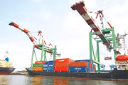 Trong 8 tháng đầu năm, tổng kim ngạch xuất nhập khẩu ước đạt 766,05 tỷ USD, tăng 28% so với cùng kỳ năm 2026. Ảnh: Lê Tiên