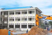 Gói thầu số 1 thuộc Dự án Xây dựng mới nhà lớp học 16 phòng (4 tầng) Trường THCS Nguyễn Tất Thành tại xã Đức Lập (tỉnh Lâm Đồng) đã chọn được nhà thầu. Ảnh: Tiên Giang