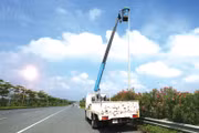 Hàng trăm gói thầu xây lắp điện, chiếu sáng đang được các chủ đầu tư trên cả nước mời thầu. Ảnh: Lê Tiên