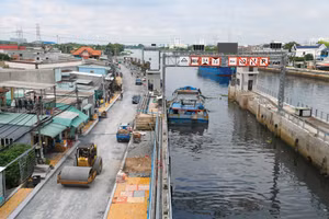 Cống Phú Định đang được hoàn thiện giúp cải thiện bộ mặt đô thị khu vực Quận 8 (cũ), TP.HCM. Ảnh: Văn Huyền
