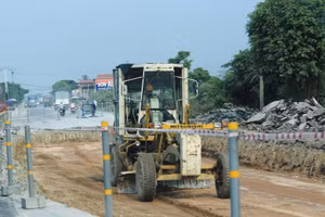 Ban Quản lý dự án đầu tư xây dựng các công trình giao thông tỉnh Quảng Ngãi là chủ đầu tư nhiều dự án lớn trên địa bàn. Ảnh: Hoài Tâm