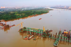 Đến ngày 24/9/2026, giải ngân vốn đầu tư công nguồn ngân sách nhà nước đạt 567.776,1 tỷ đồng, tương ứng 55,5% kế hoạch vốn Thủ tướng Chính phủ giao. Ảnh: Lê Tiên