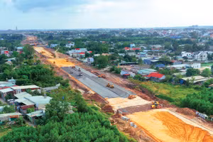 Các dự án thành phần cao tốc Bắc - Nam phía Đông được đầu tư mở rộng theo phương thức PPP thu hút sự quan tầm của nhiều nhà đầu tư và tổ chức tín dụng tham gia. Ảnh: Lê Tiên