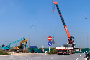 Gói thầu yêu cầu người vận hành thiết bị cơ giới phải có giấy phép lái xe phù hợp tải trọng hoặc chứng nhận, chứng chỉ vận hành. Ảnh minh họa: Phúc An
