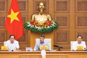 Thủ tướng Lê Minh Hưng chủ trì cuộc họp với các bộ, ngành liên quan về Dự án Luật Đất đai (sửa đổi), Luật Nhà ở (sửa đổi) và Luật Kinh doanh bất động sản (sửa đổi). Ảnh: Chinhphu.vn