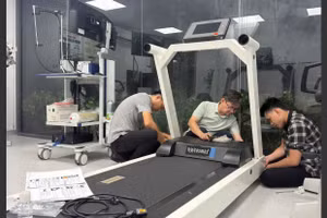 Gói thầu số 100 Cung cấp, lắp đặt thiết bị y tế nhóm điều trị - can thiệp thuộc Dự án Đầu tư xây dựng Bệnh viện Đa khoa Cà Mau gồm 5 phần với nhiều nhóm thiết bị. Ảnh minh họa: Chu Đồng