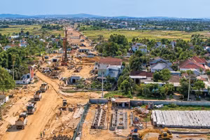 Gói thầu số 28 thuộc Dự án Đường Vành đai 3 TP. Huế dự kiến đóng thầu ngày 14/9/2026. Ảnh: NL