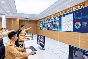 Đề án được triển khai nhằm hình thành hệ thống quản lý, giám sát, xử lý vi phạm và điều hành giao thông trên phạm vi toàn quốc, từng bước xây dựng nền tảng dữ liệu giao thông quốc gia. Ảnh: Thu Hằng