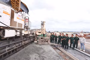 Sau đợt thi đua 50 ngày đêm trên sân bay Long Thành, nhiều hạng mục do Tổng công ty Xây dựng Trường Sơn đảm nhận đã có chuyển biến mạnh mẽ để chuẩn bị bước vào giai đoạn hoàn thiện. Ảnh: Lê Toàn