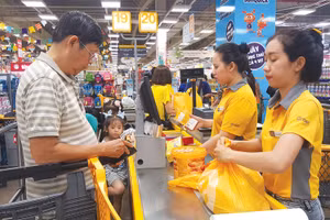 Bình quân 9 tháng năm 2026, chỉ số giá tiêu dùng tăng 4,52% so với cùng kỳ năm trước, lạm phát cơ bản tăng 4,26% . Ảnh: Song Lê