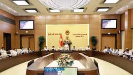 Chủ tịch Quốc hội Trần Thanh Mẫn phát biểu bế mạc Phiên họp thứ tư của Ủy ban Thường vụ Quốc hội. (Ảnh: Doãn Tấn/TTXVN)