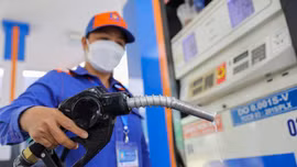 Kéo dài thời hạn áp dụng thuế nhập khẩu ưu đãi, thuế BVMT, thuế GTGT đối với xăng, dầu đến hết năm 2026