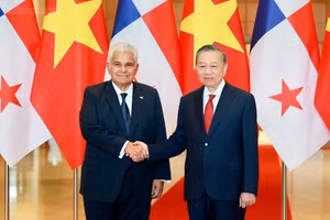 Tổng Bí thư, Chủ tịch nước Tô Lâm và Tổng thống Panama José Raúl Mulino - Ảnh: chinhphu.vn/Nhật Bắc